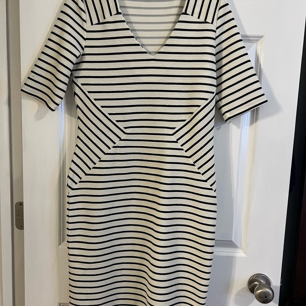 Antonio Melani dress with fitted waist size Small